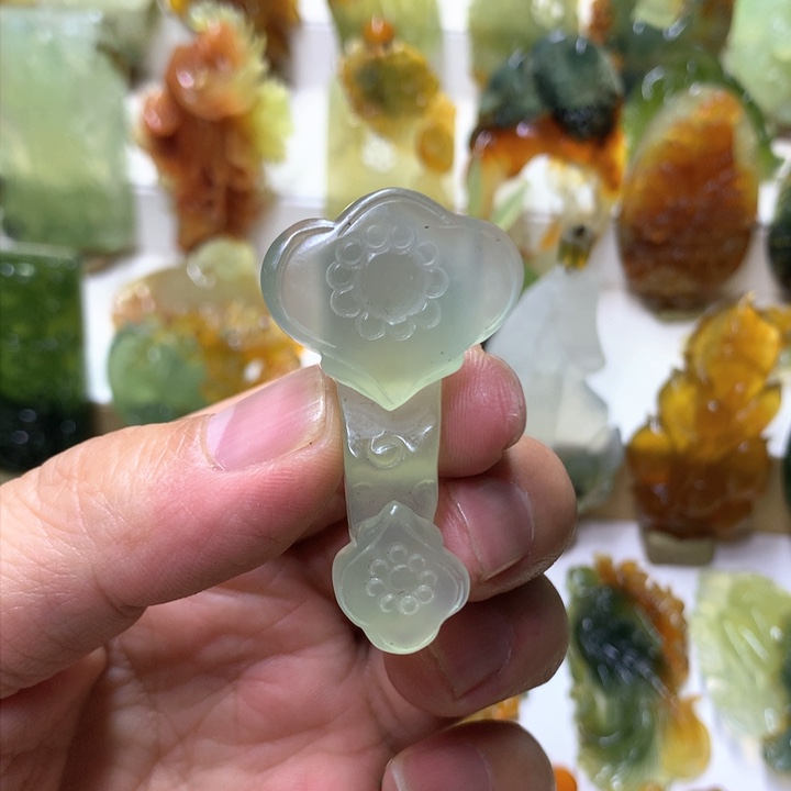 蛇纹石玉颈饰未镶嵌