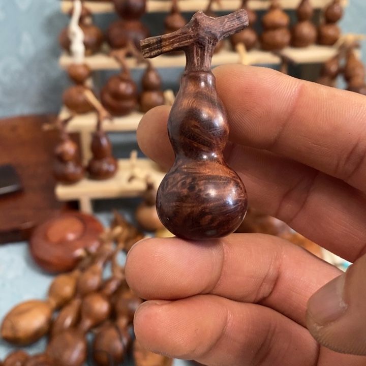 木东****！麻梨疙瘩手工雕刻葫芦