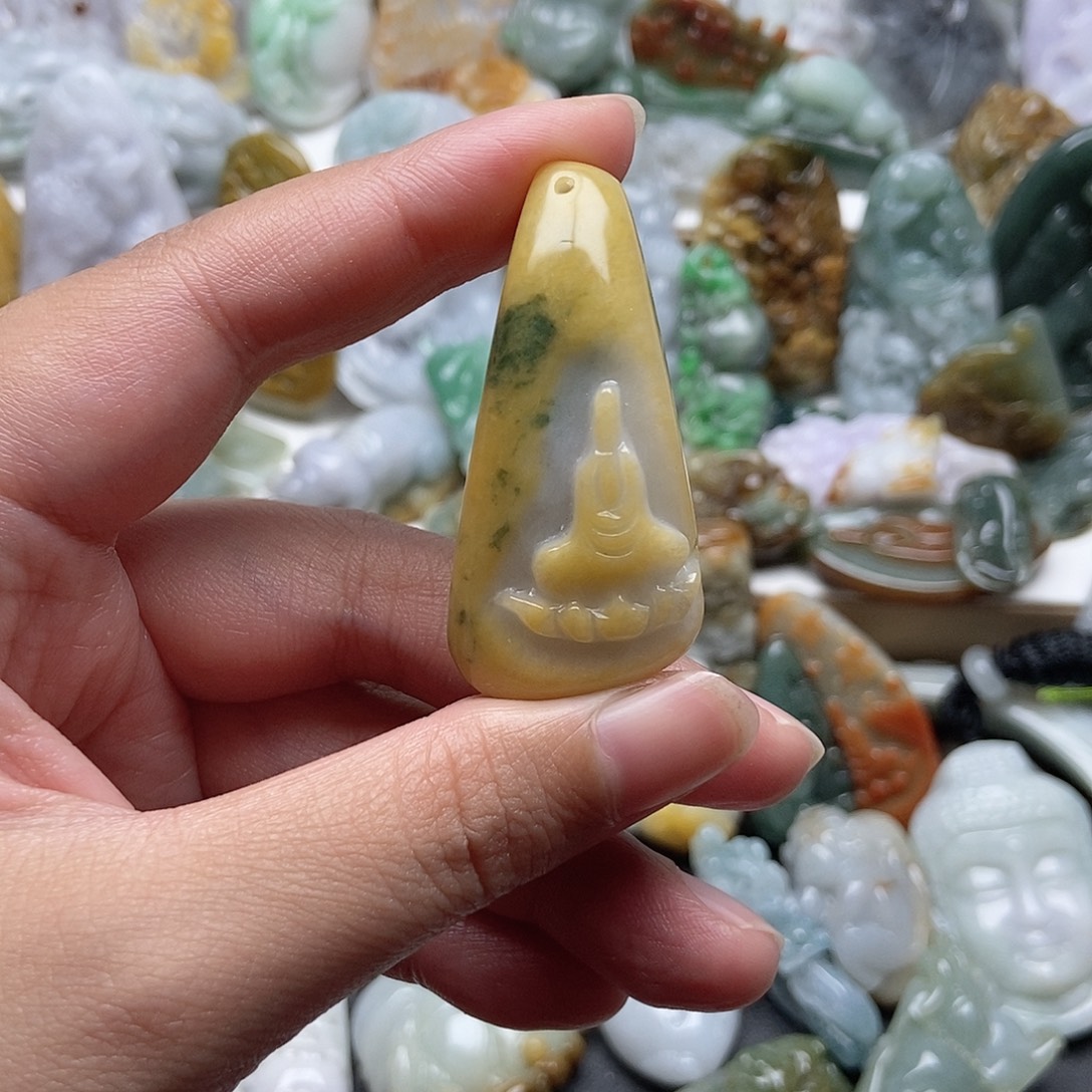 翡翠未镶嵌颈饰翡翠