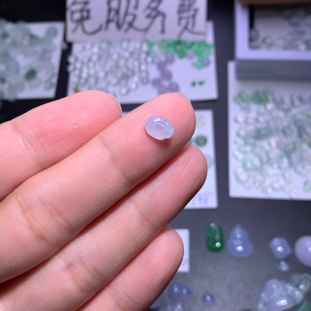 翡翠未镶嵌颈饰金蟾