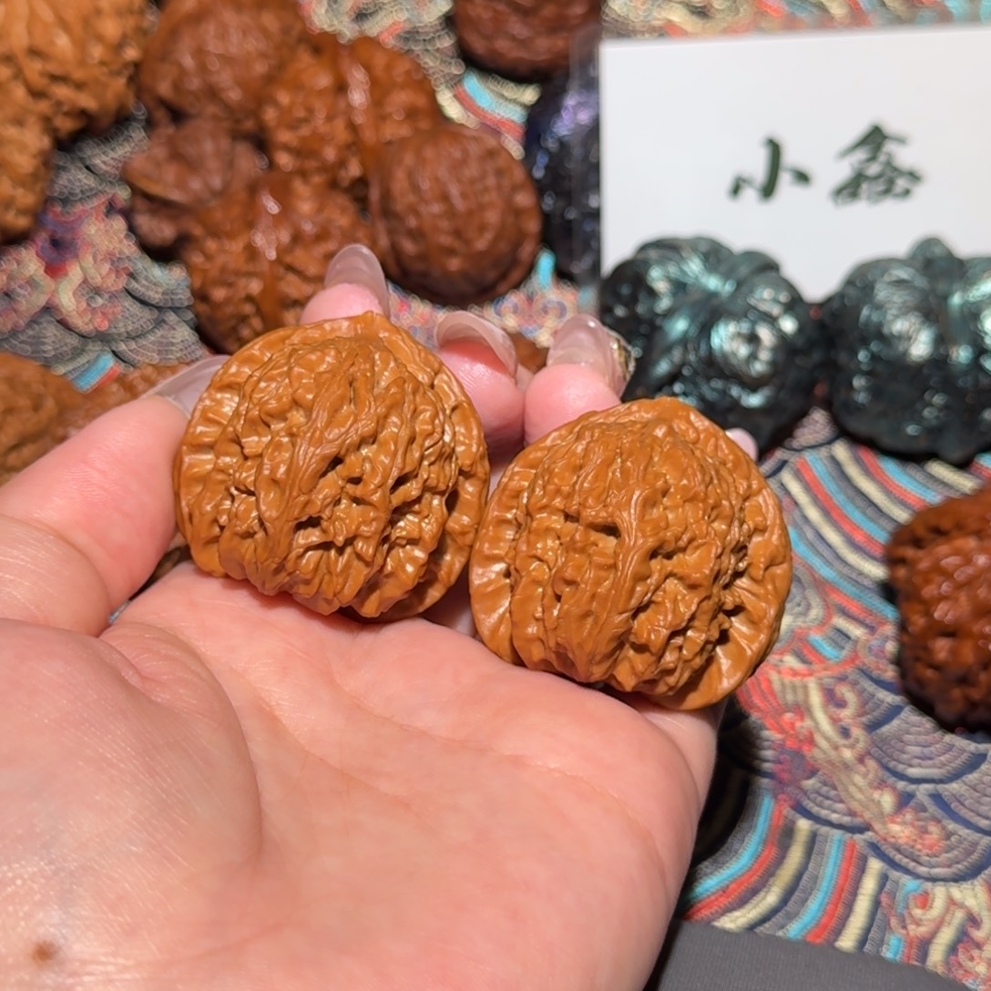 文玩核桃把件39三角白狮子文玩核桃