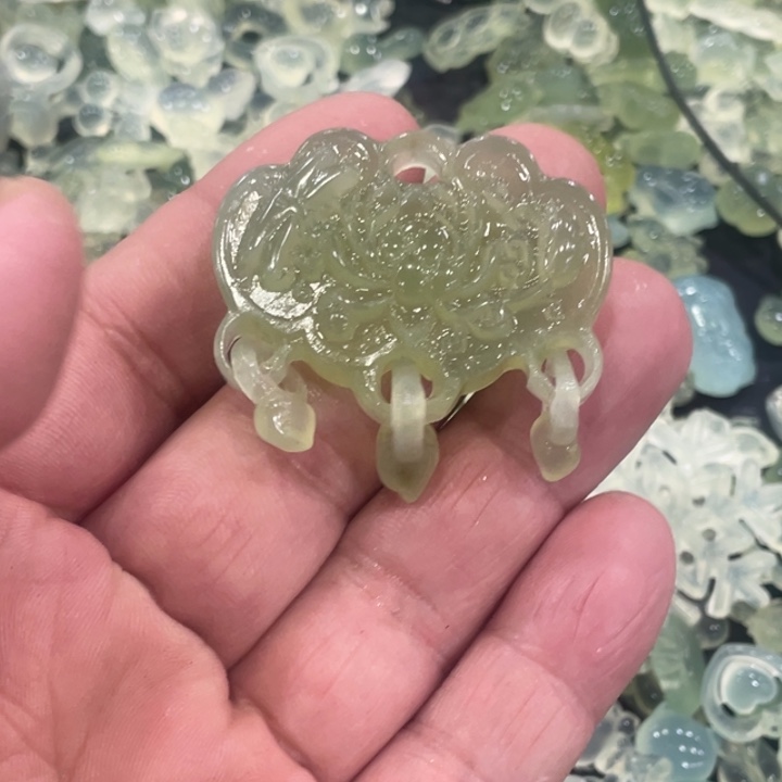 蛇纹石玉合金颈饰