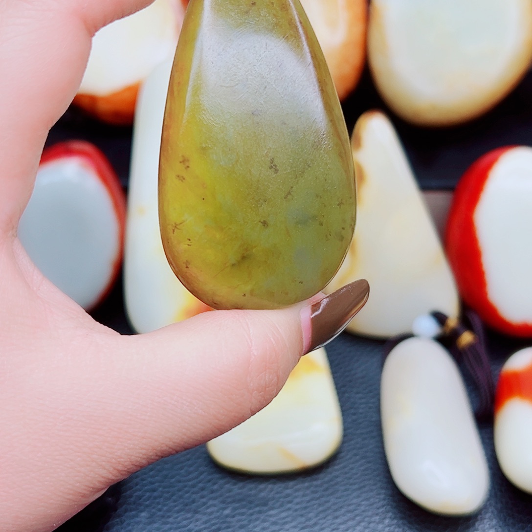 和田玉未镶嵌挂件