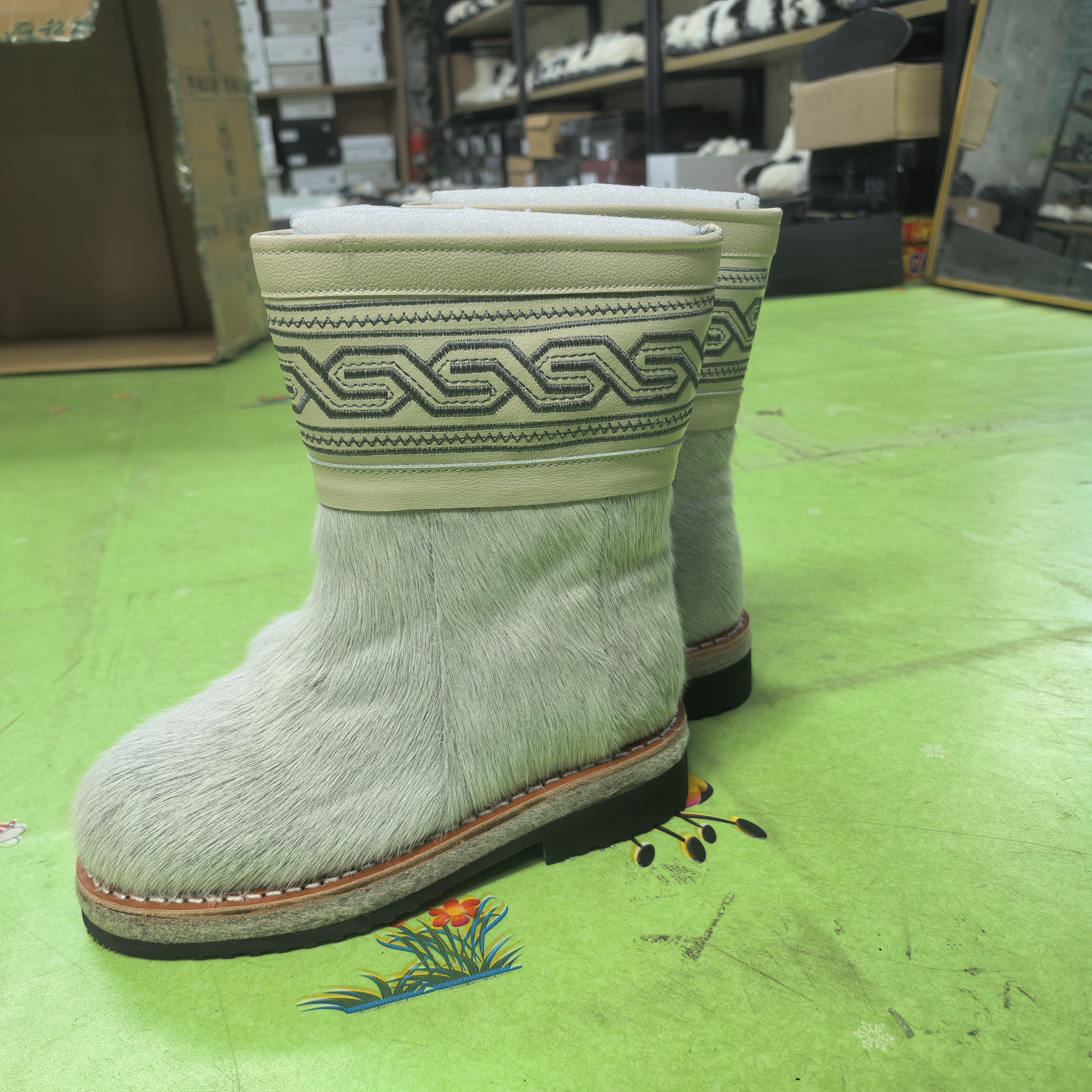 8051-3男士马毛雪地靴中筒保暖加厚鞋底防滑耐磨时尚大方经典男款