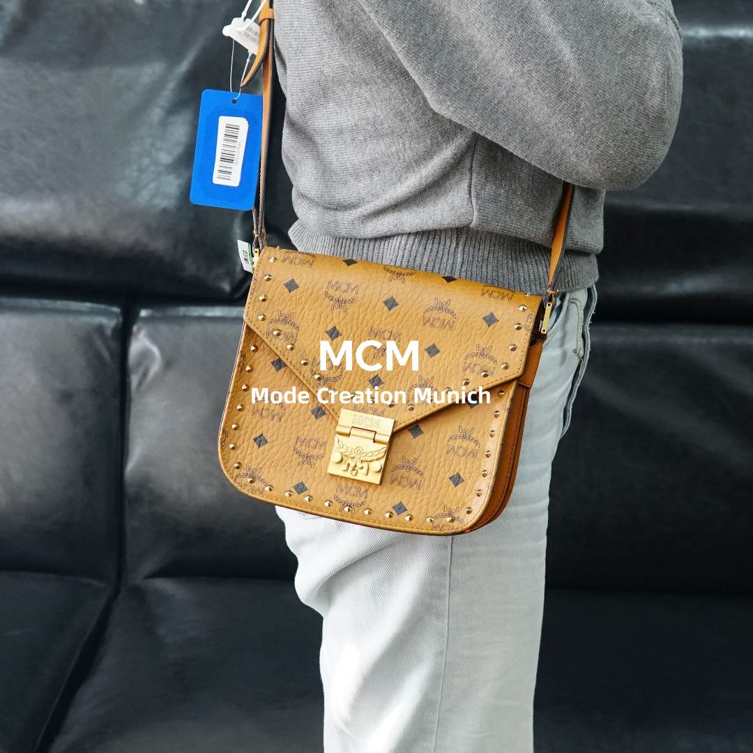 95新 MCM 干邑色马蹄包/SD12727031/7031