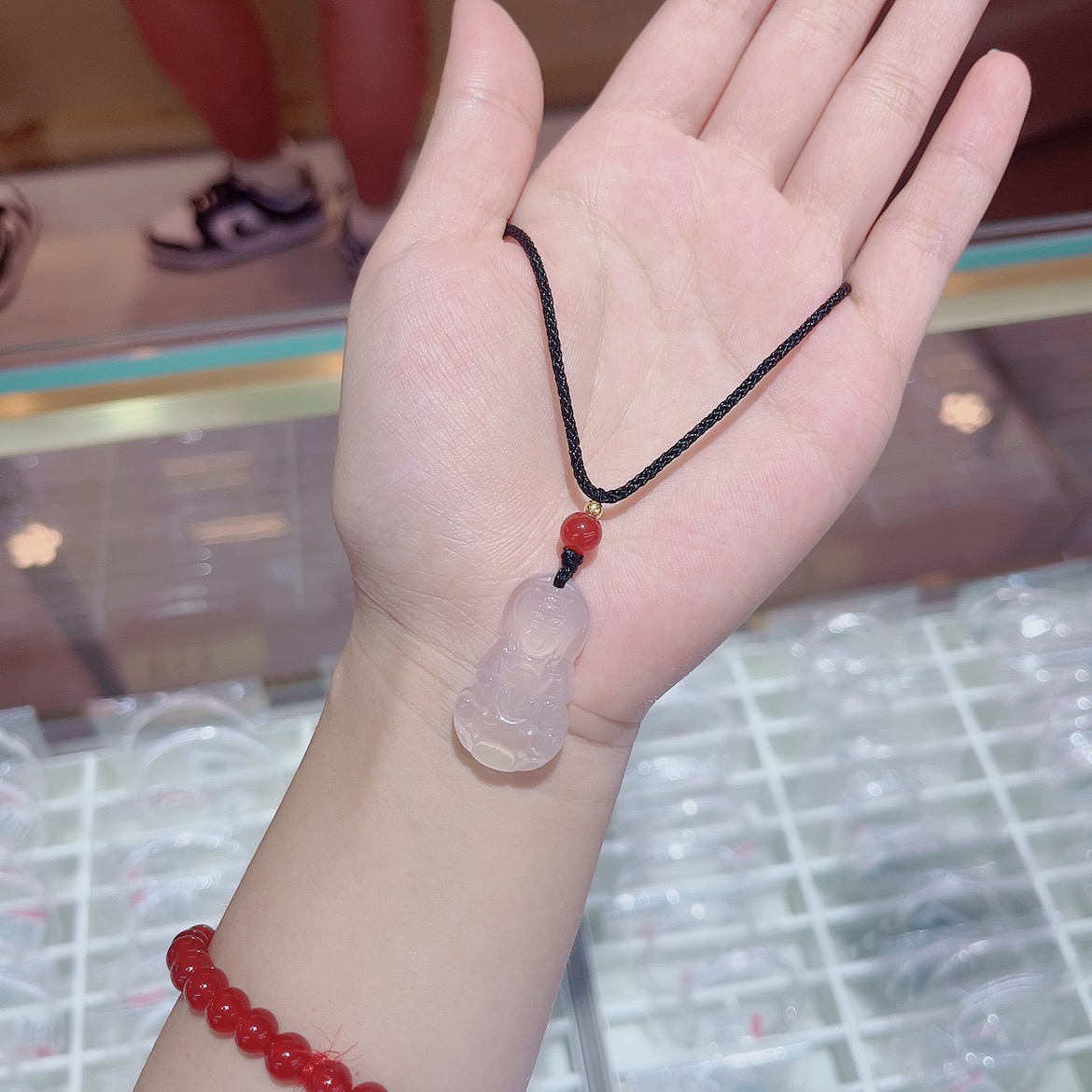 天然玉髓观音吊坠