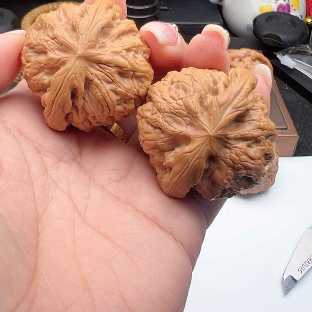 文玩核桃把件红锦鲤40