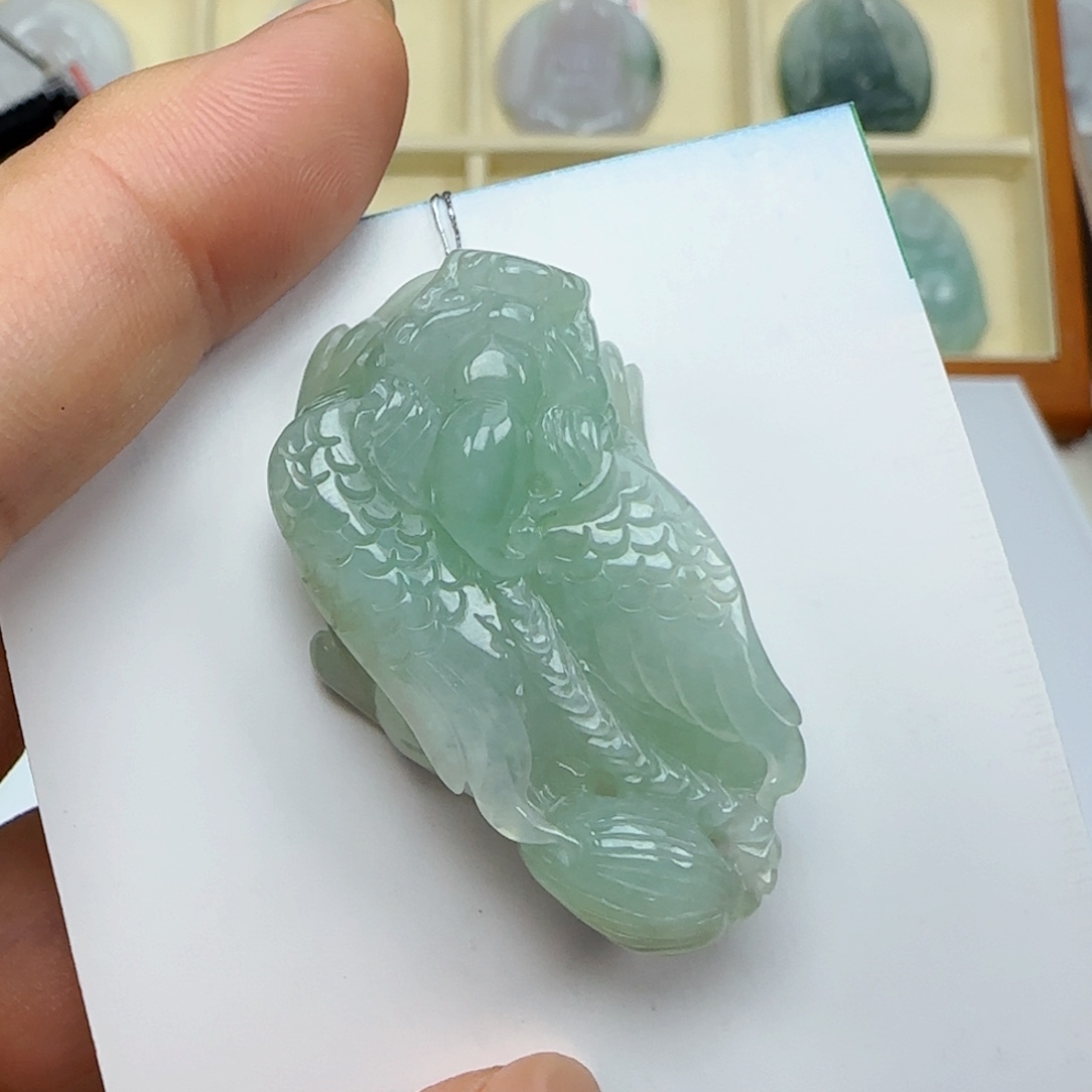 颈饰未镶嵌翡翠  