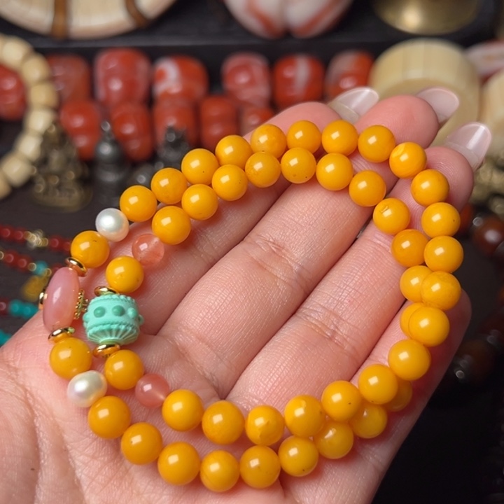 靠***己琉璃/树脂/塑料类