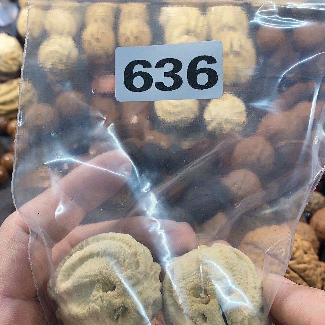 文玩核桃吊坠遇*文玩木头人