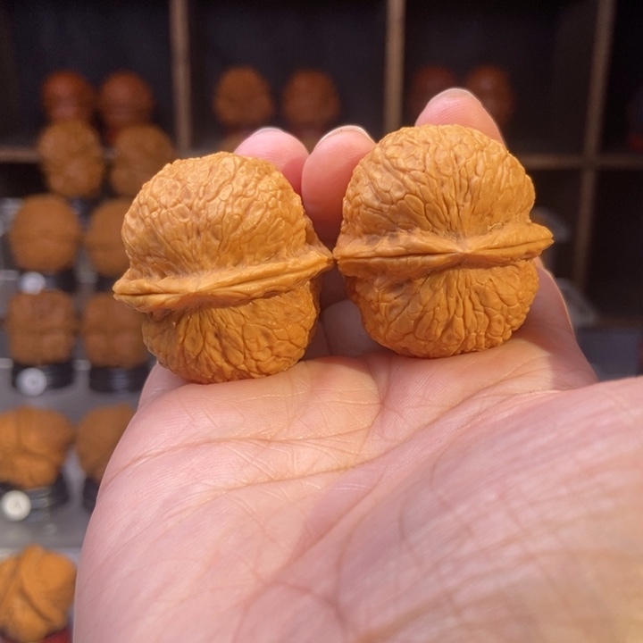 文玩核桃吊坠22铁狮子头