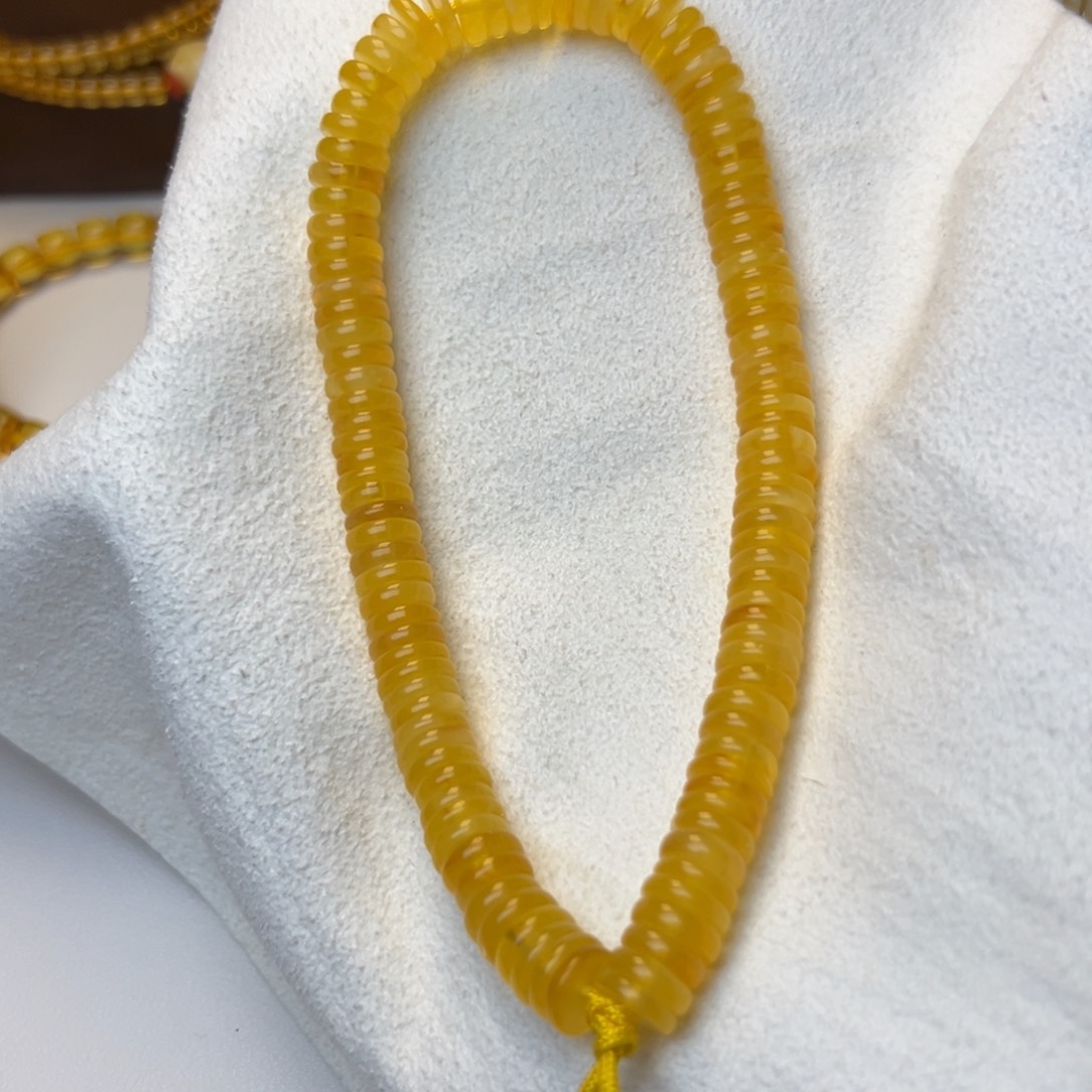 琥珀裸石未镶嵌9.5手持