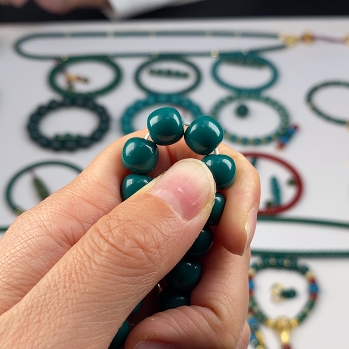 刚***颈饰玻璃7的老型油绿