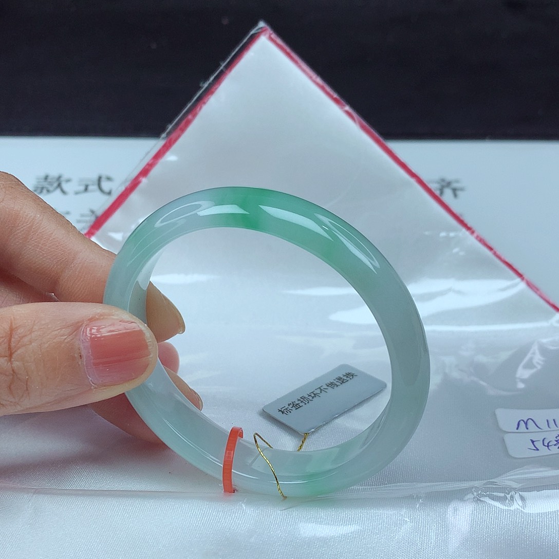 翡翠手镯未镶嵌54贵3920