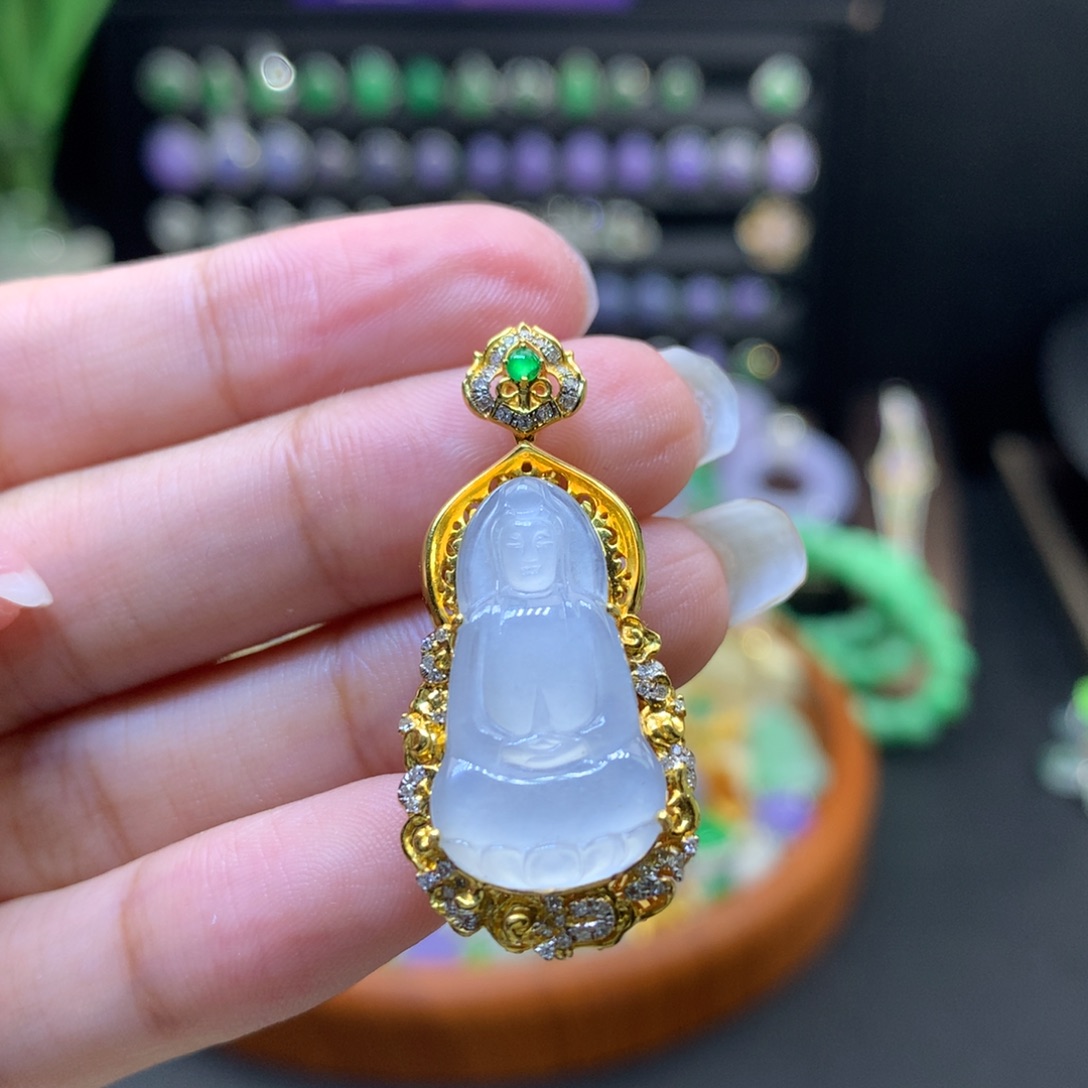 翡翠18K金镶嵌颈饰