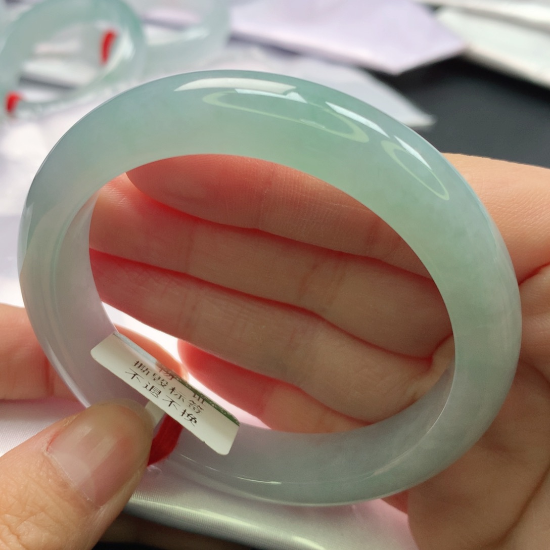 翡翠手镯未镶嵌5657圈