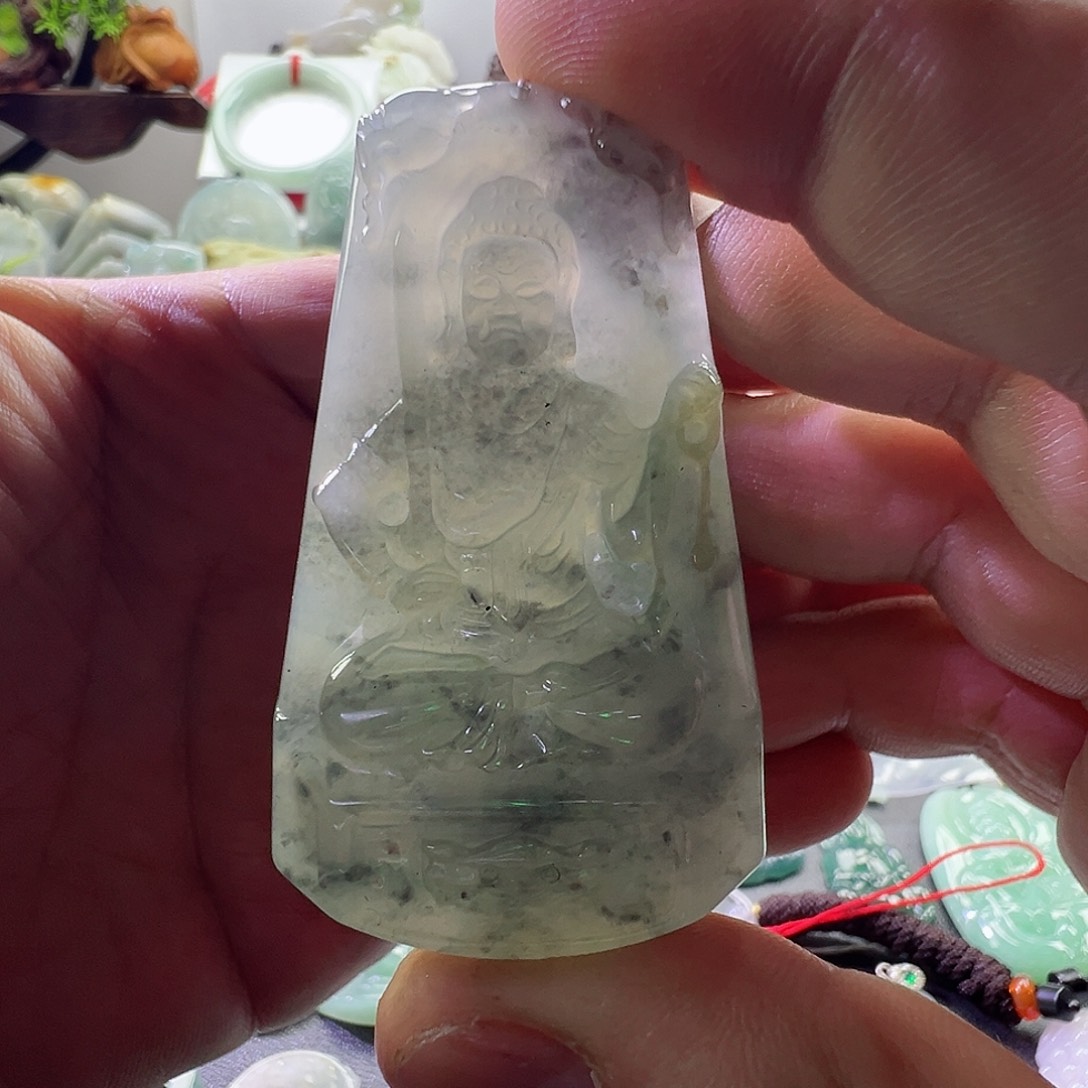 翡翠未镶嵌颈饰翡翠不动