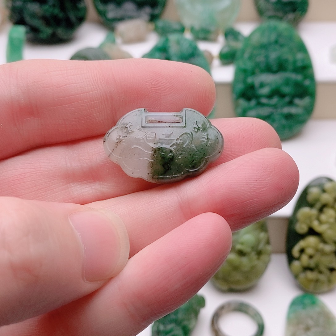 独山玉吊坠未镶嵌