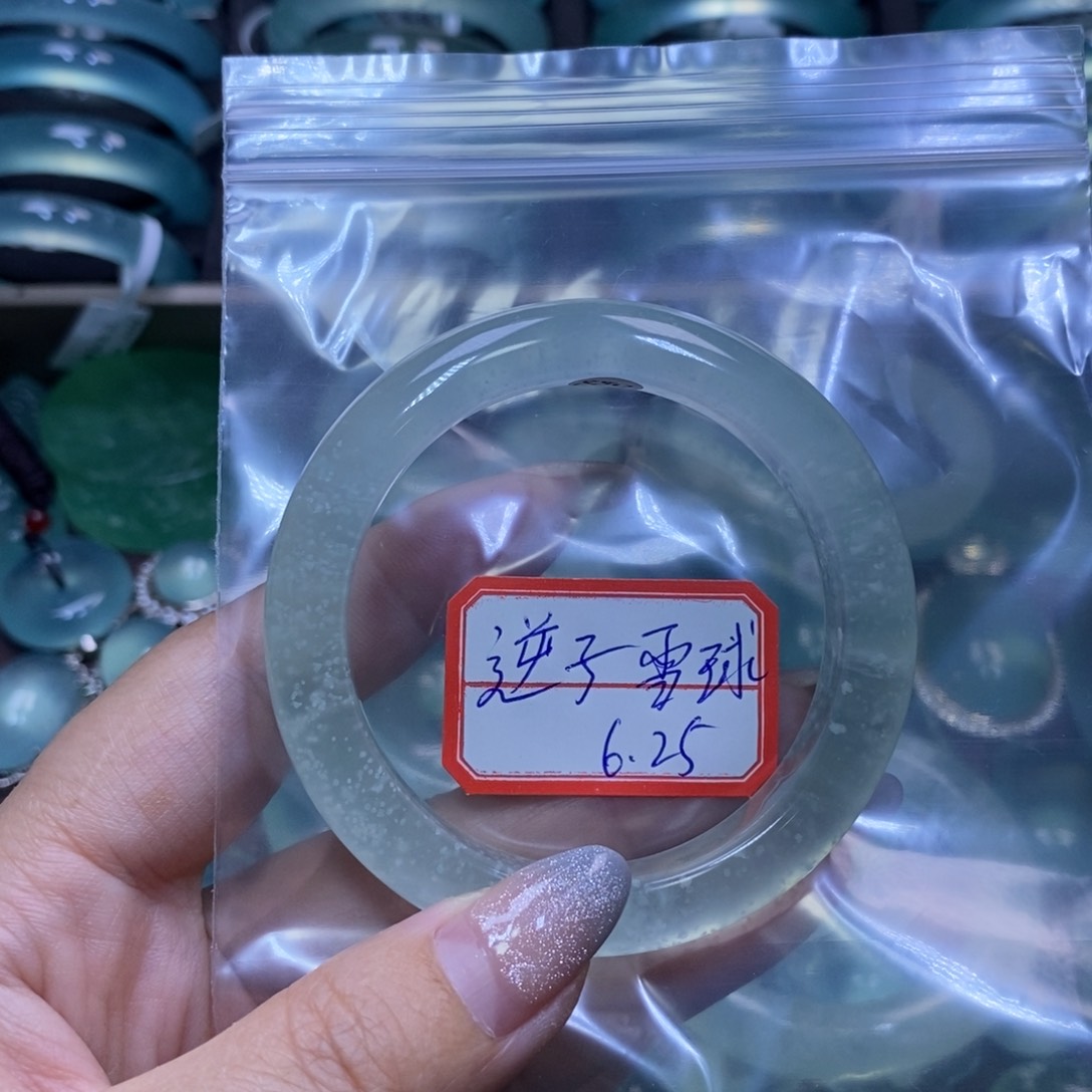 蛇纹石玉未镶嵌珠宝半成品逆****！