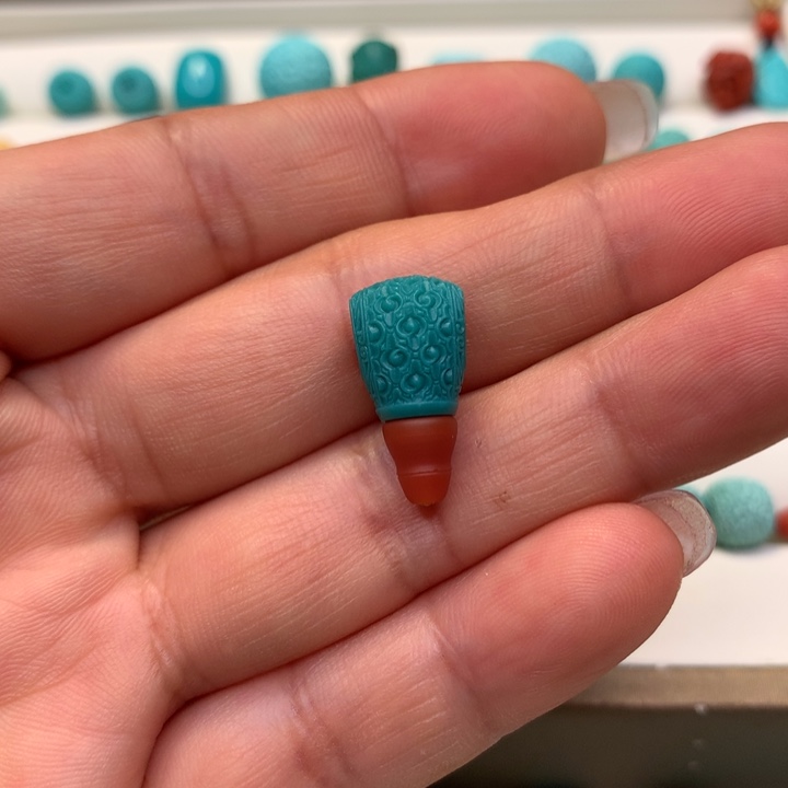 绿松石未镶嵌颈饰