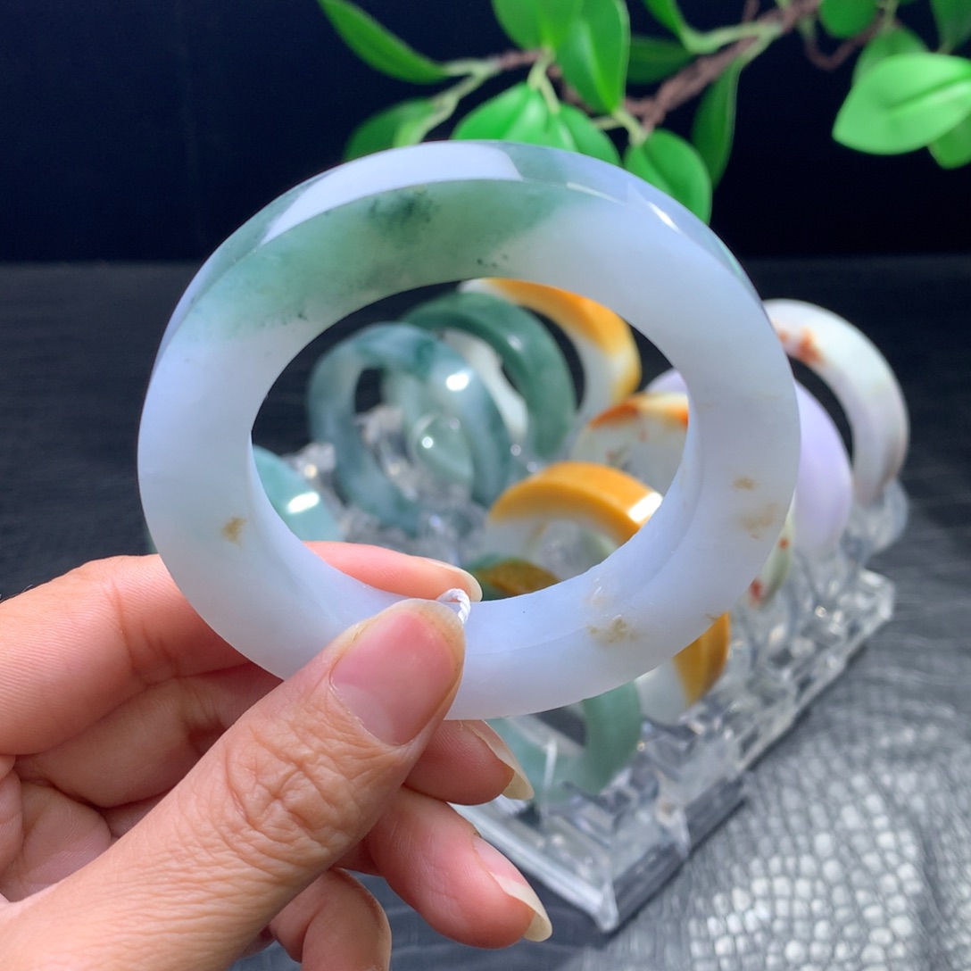 定制翡翠未镶嵌手镯