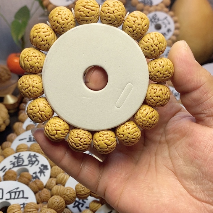 【闪购商品】迈***骚桃核雕刻手串手链