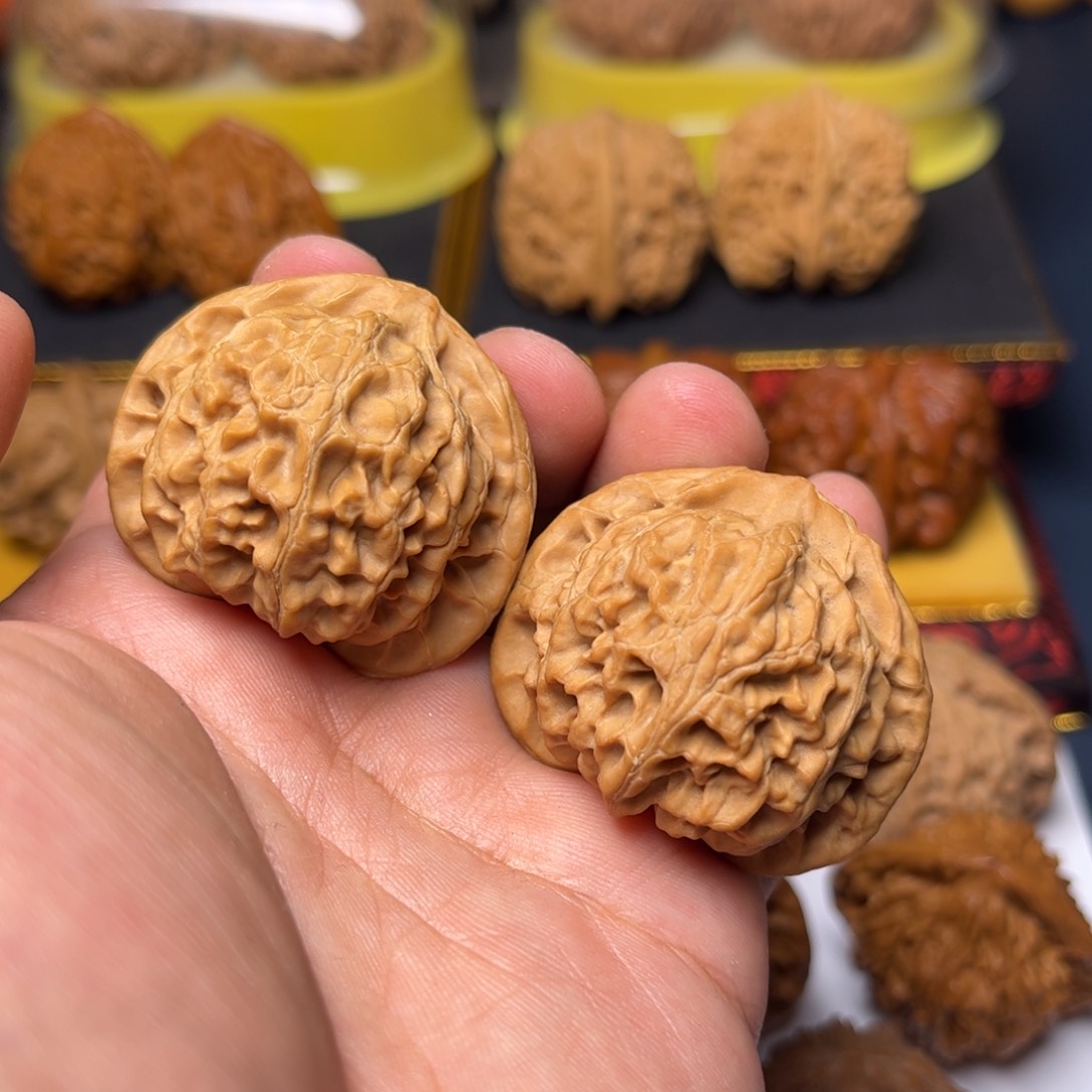 文玩核桃吊坠宫灯