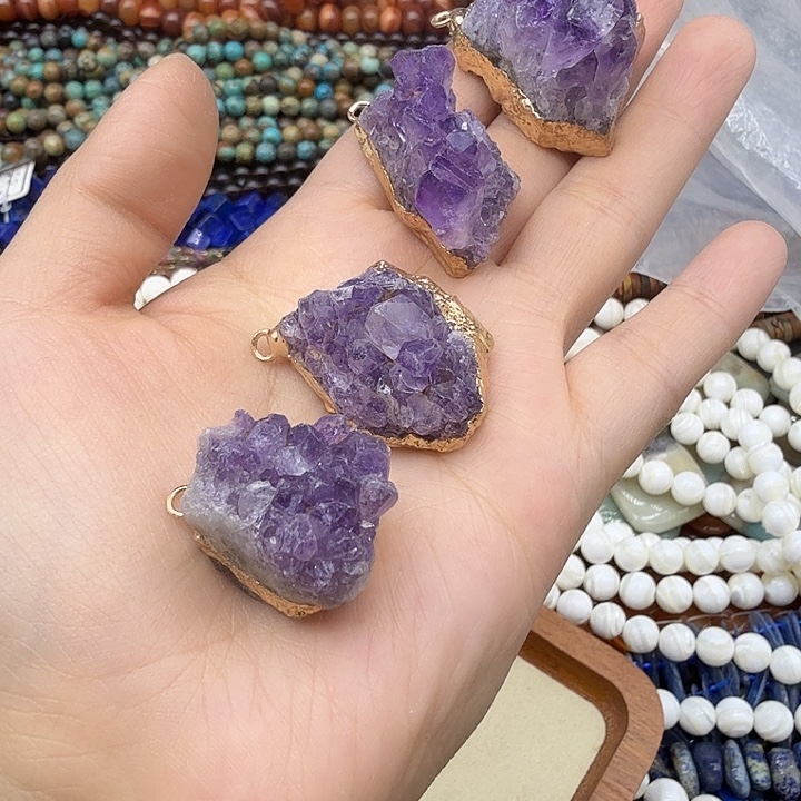 水晶珠宝半成品未镶嵌乌拉圭紫水晶原石一颗