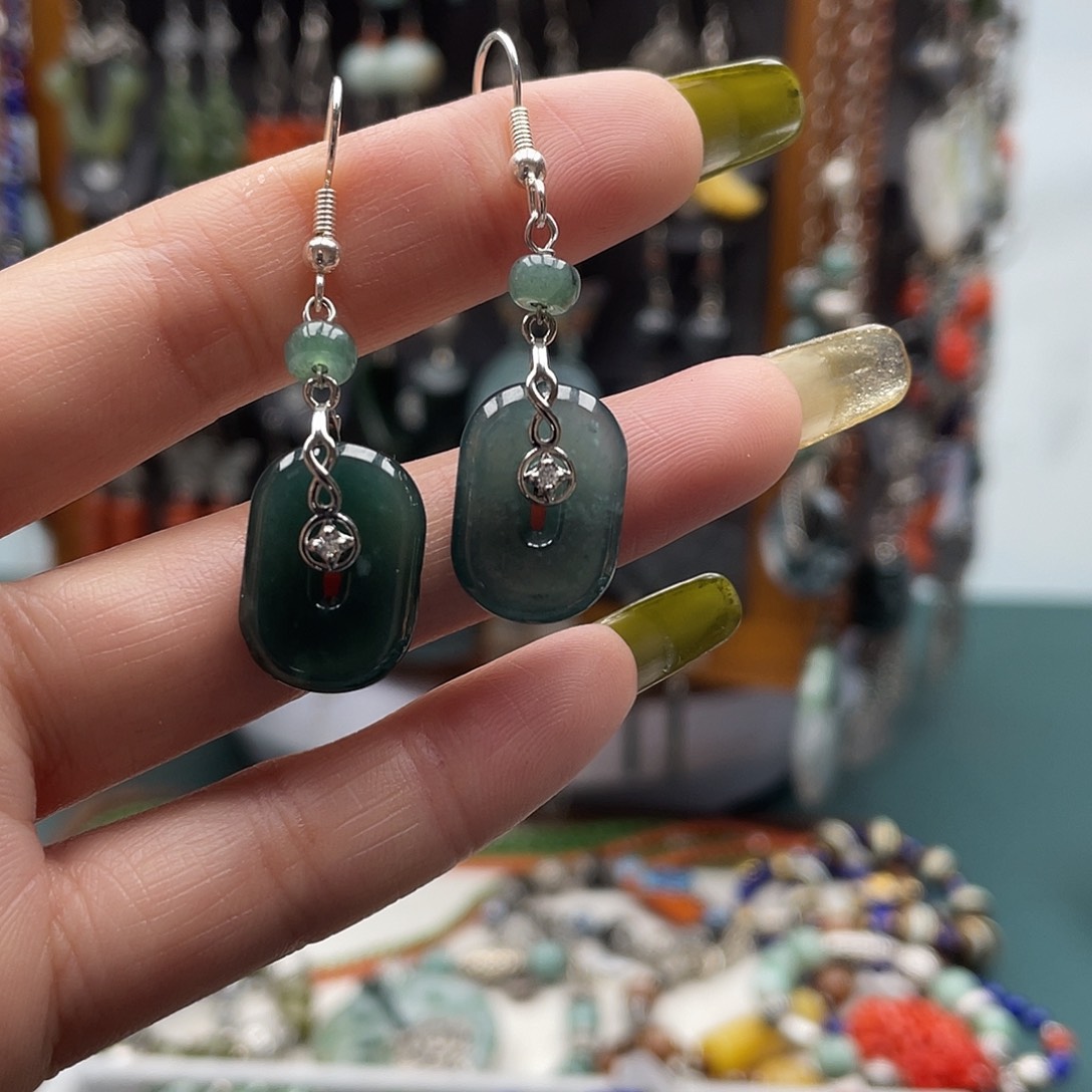 翡翠耳饰未镶嵌饰品