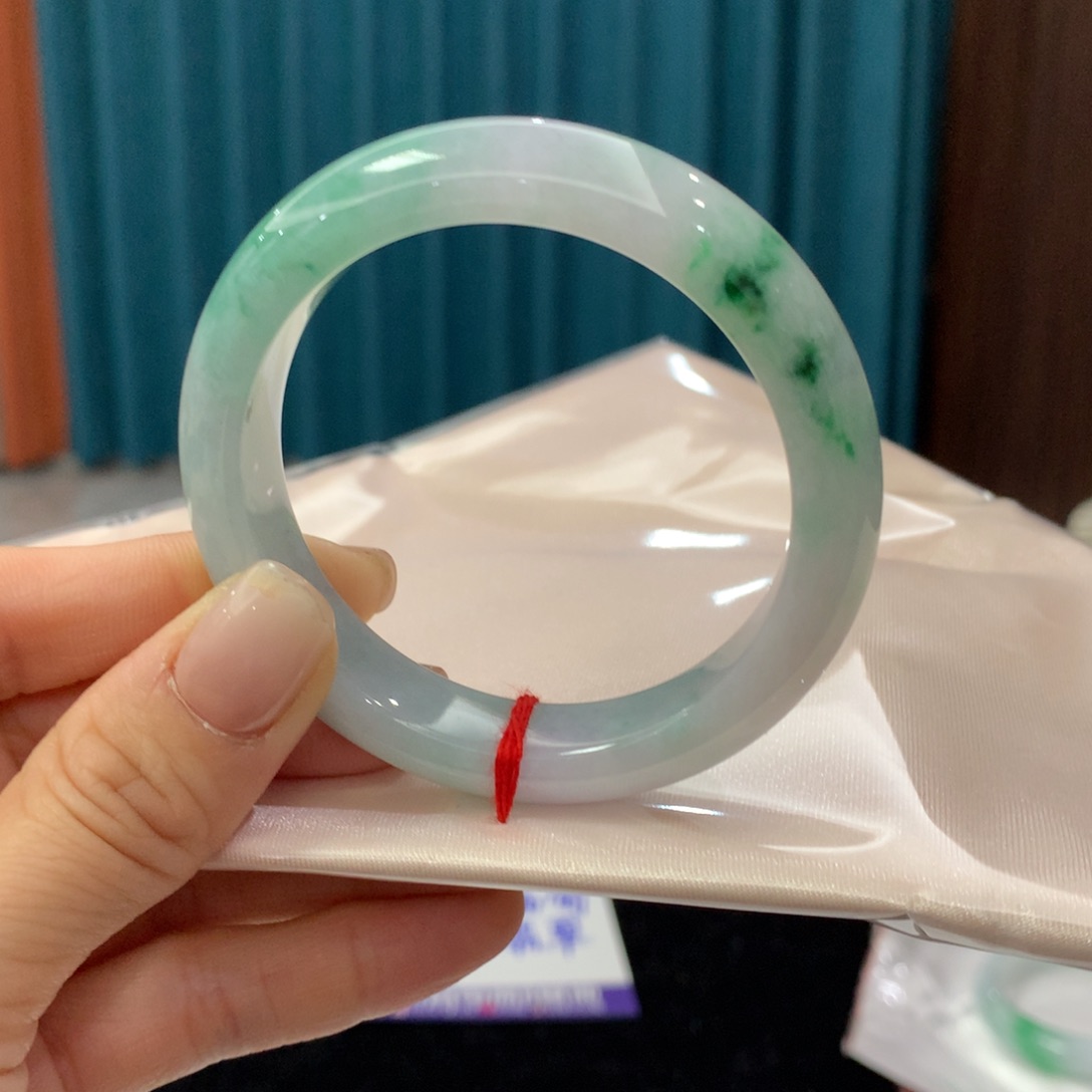 未镶嵌手镯翡翠完美者慎拍 圈口53.6