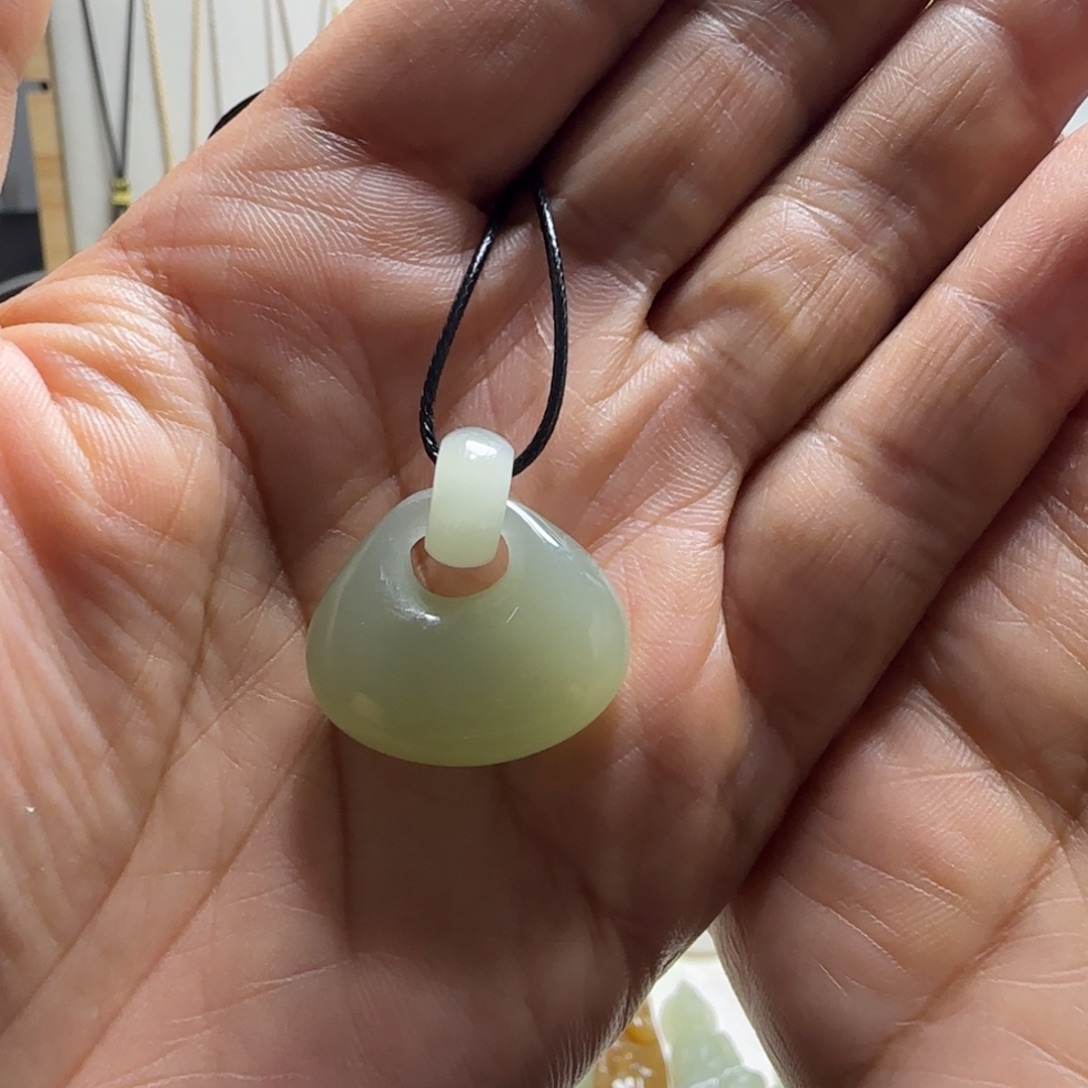 苗***苗颈饰未镶嵌和田玉