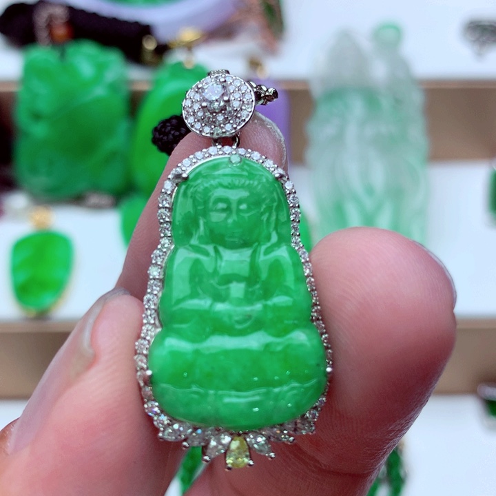 吊坠(不含链)未镶嵌翡翠