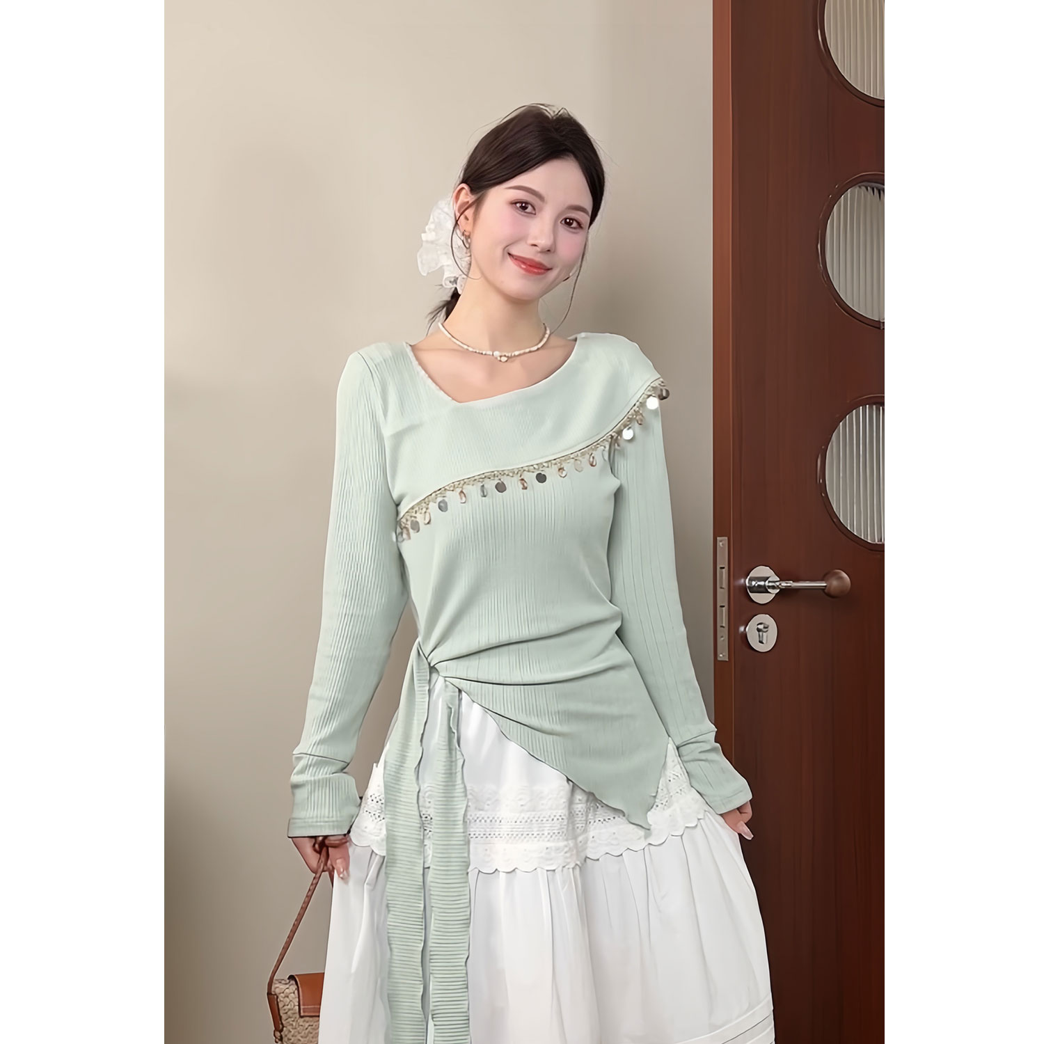 YAMM~设计感亮片斜领不规则针织衫收腰显瘦上衣