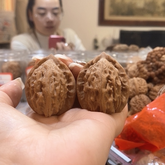 文玩核桃吊坠36大红袍