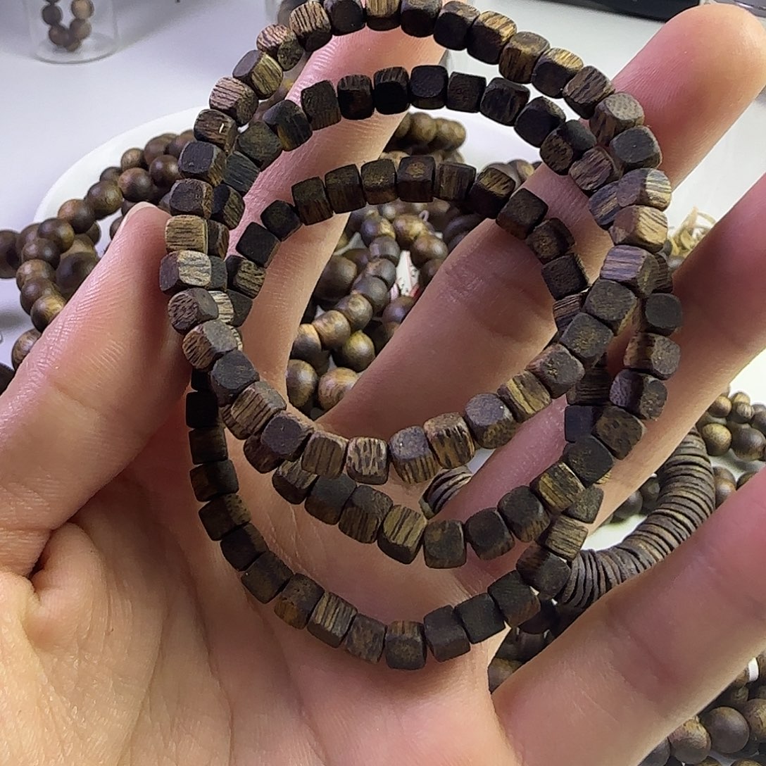 沉香沉香碎屑➕0.5/单圈方