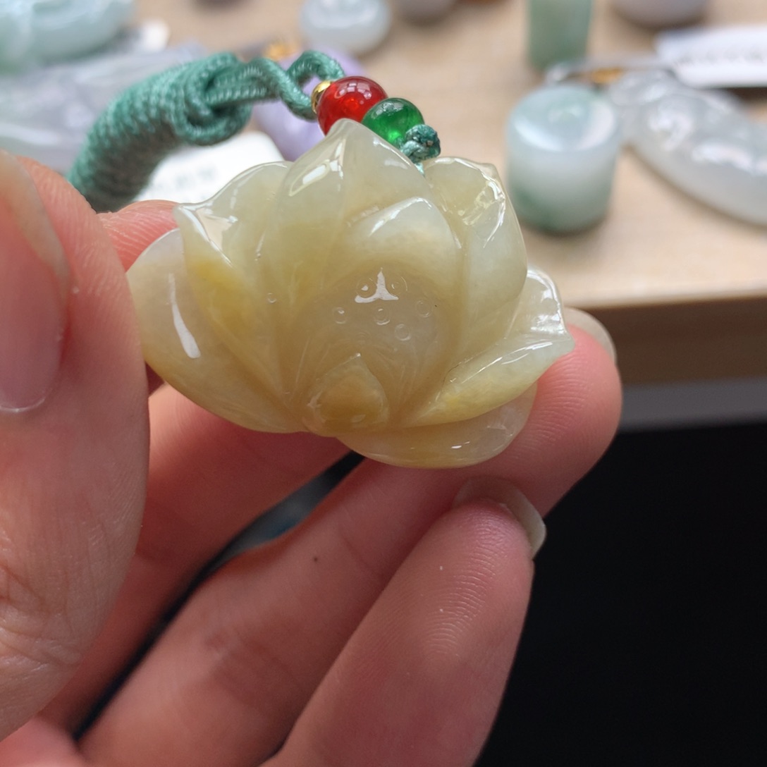 颈饰未镶嵌翡翠吊坠