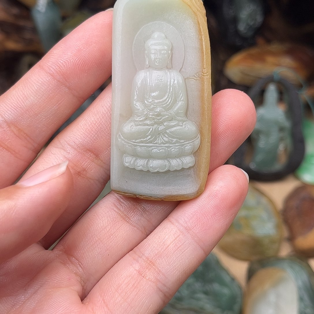 定制翡翠未镶嵌佛