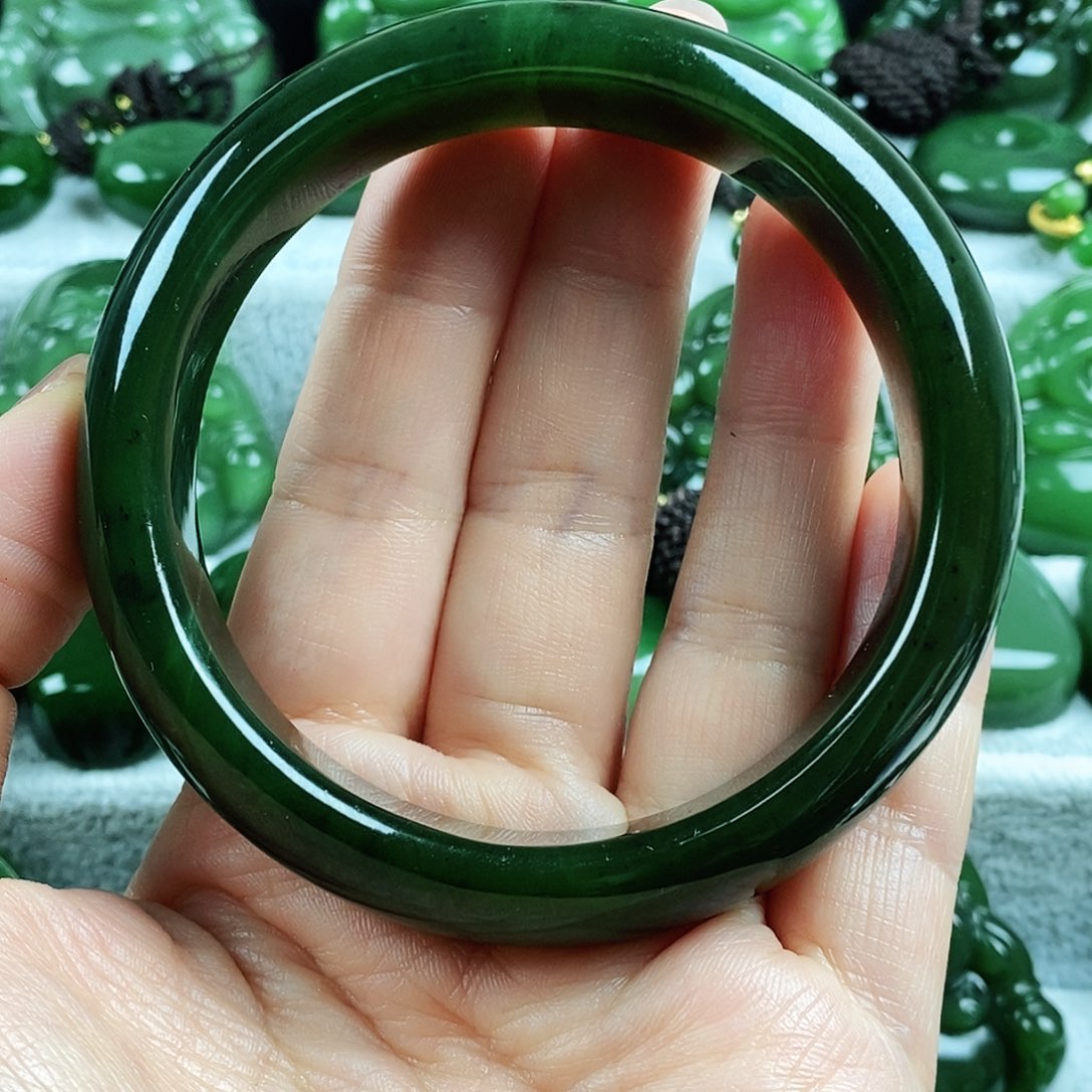 颈饰未镶嵌和田玉（碧玉）61.5mm