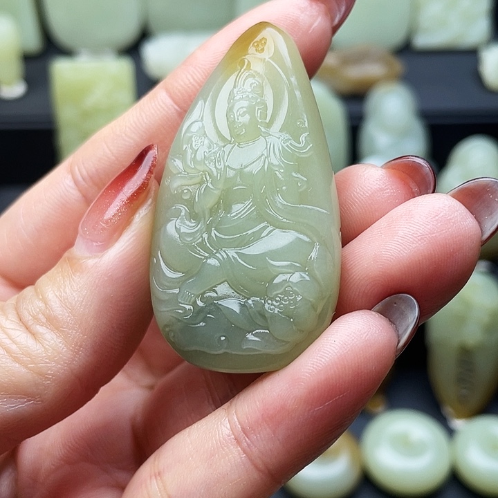 ~****和田玉（糖玉）未镶嵌颈饰
