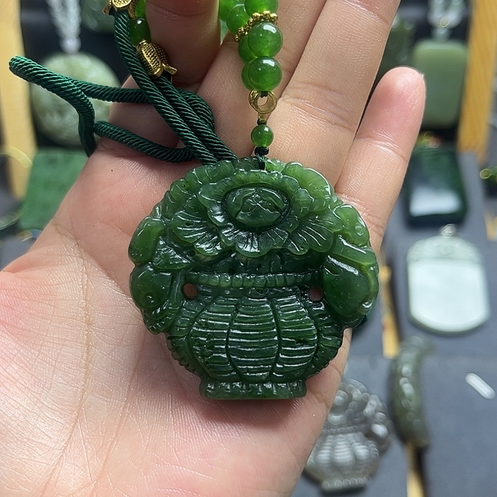 颈饰未镶嵌和田玉