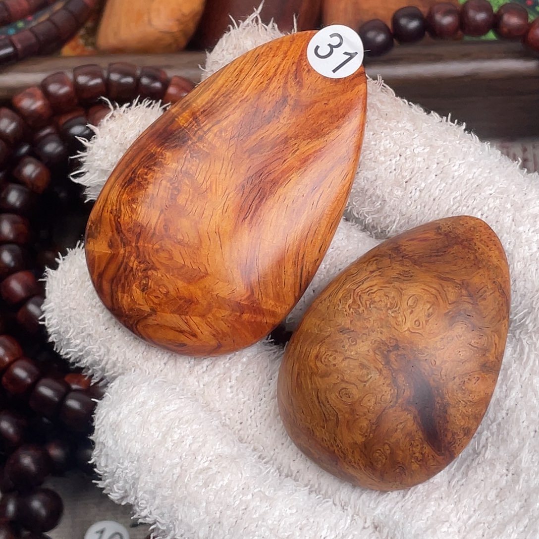 黄花梨/降香黄檀瘤疤牌子两个