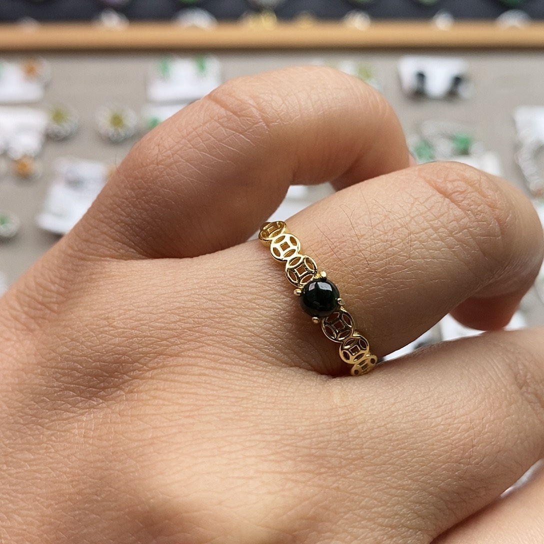 翡翠未镶嵌戒指翡翠