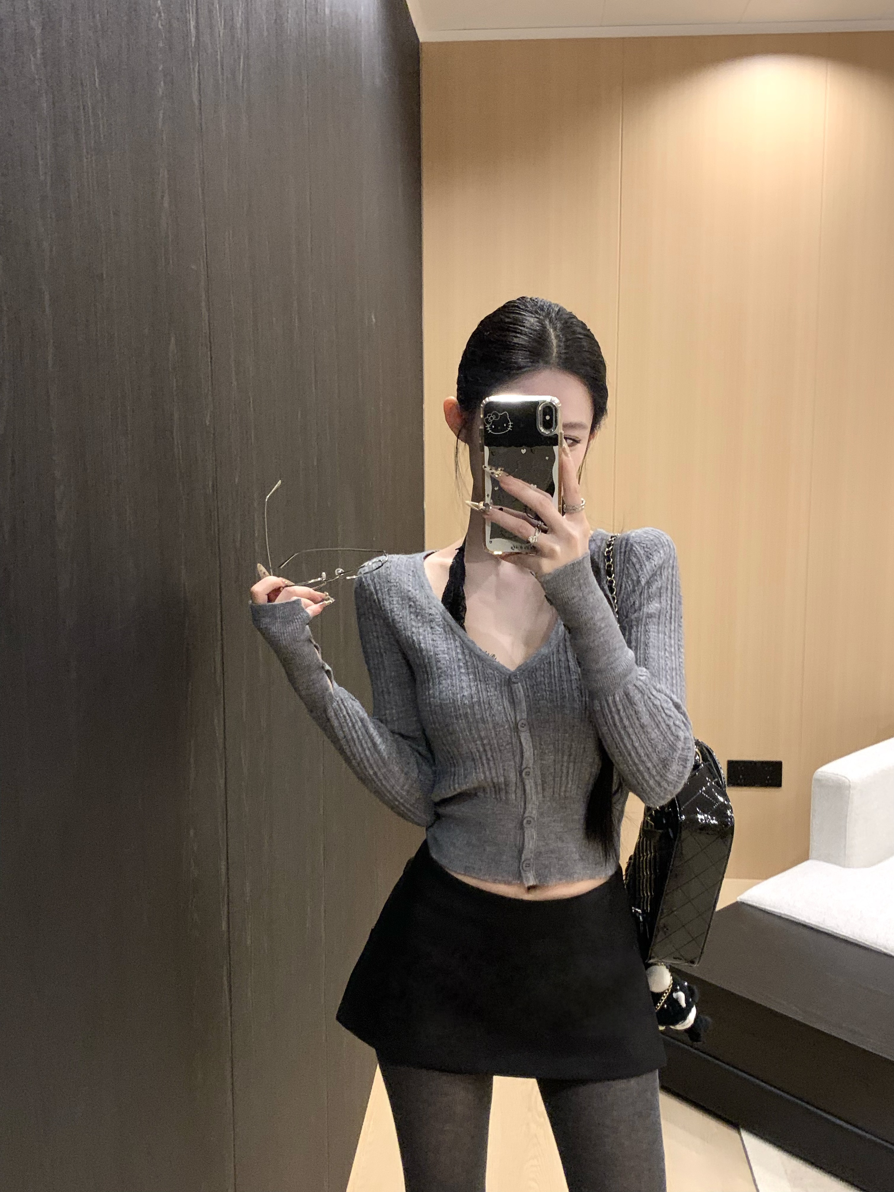 Cz纯子V领长袖短款毛衣收腰修身针织衫纯色上衣女秋