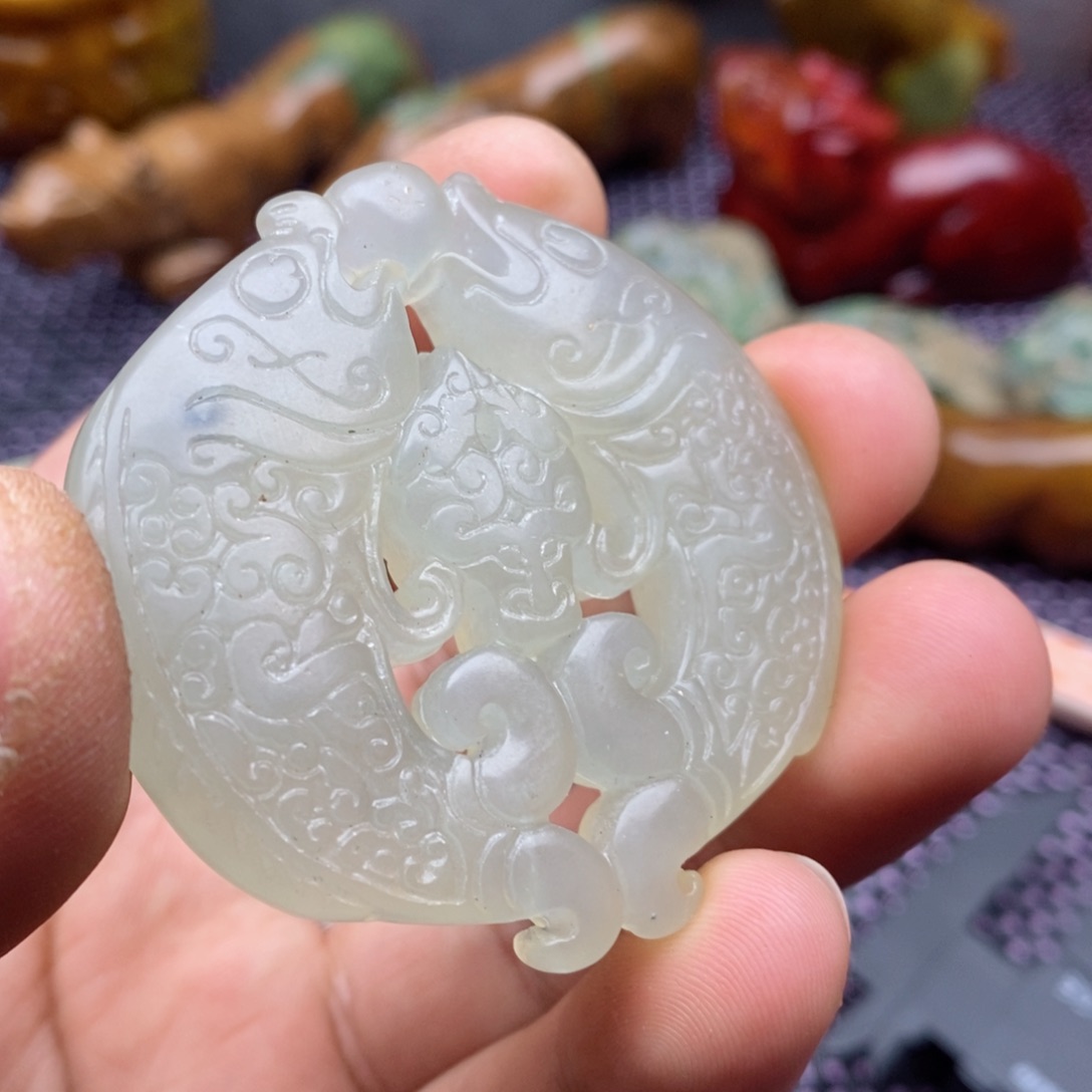 蛇纹石玉颈饰未镶嵌