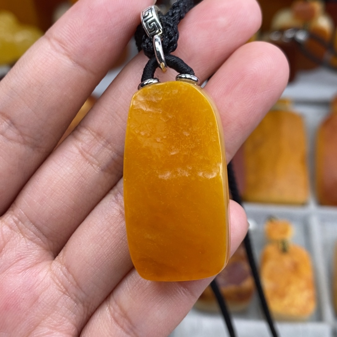 琥珀吊坠(赠链)未镶嵌