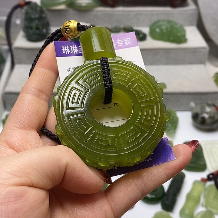 蛇纹石玉手把件未镶嵌时****心