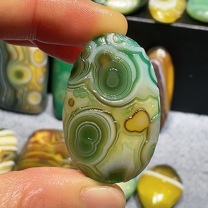 玛瑙/玉髓未镶嵌珠宝奇石