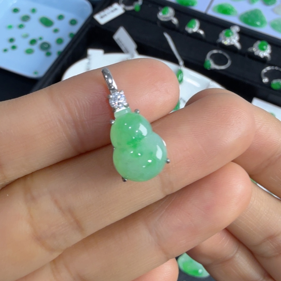翡翠吊坠(不含链)银S925镶嵌葫芦