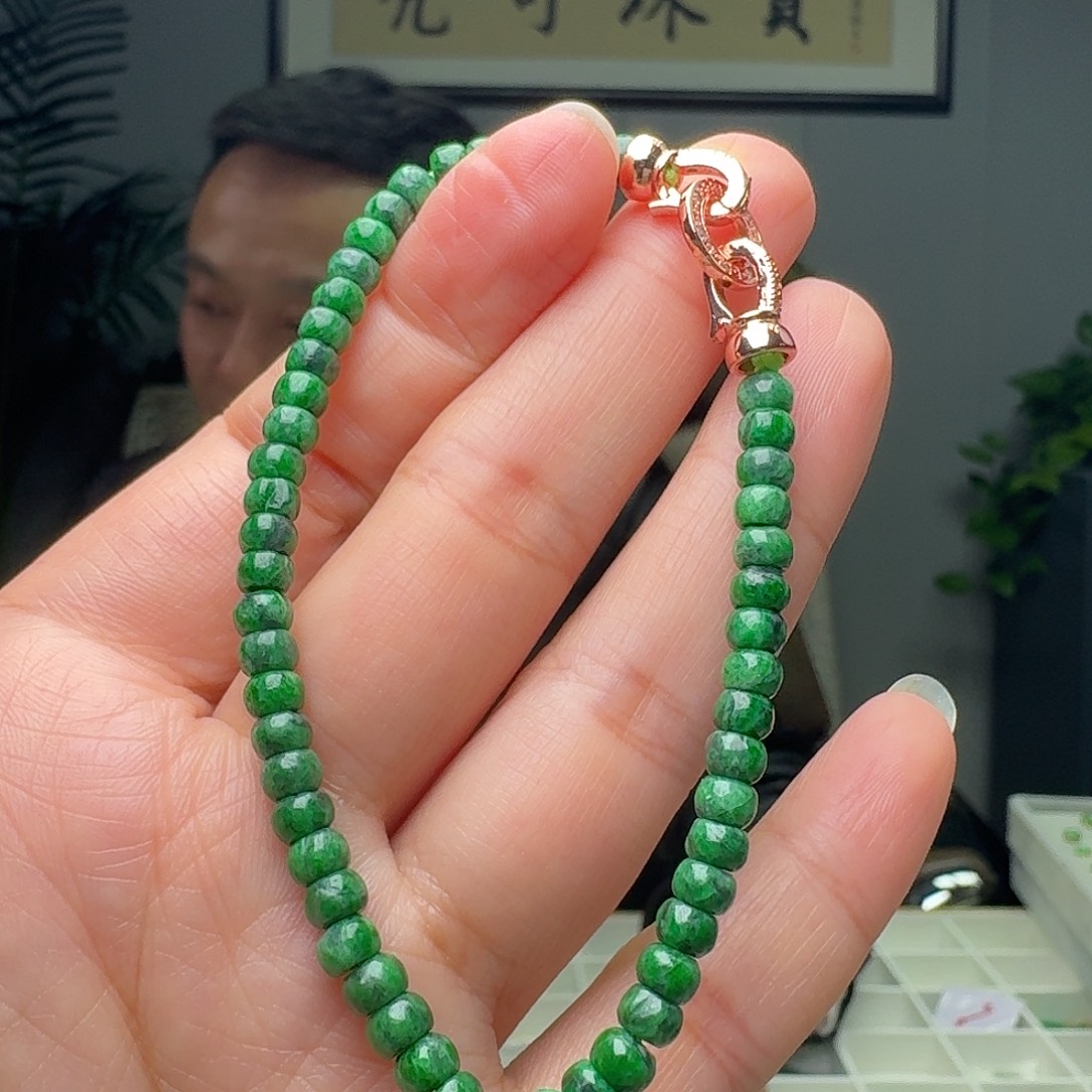 翡翠未镶嵌手链多样性发货其一