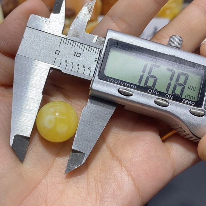 琥珀未镶嵌颈饰蜜蜡原石